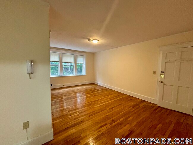 Foto del edificio - 179 Thomas E. Burgin Pkwy