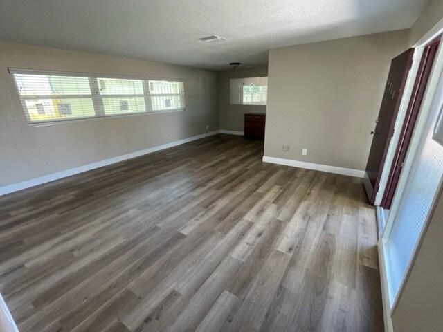 Foto del edificio - 6860 Park St S