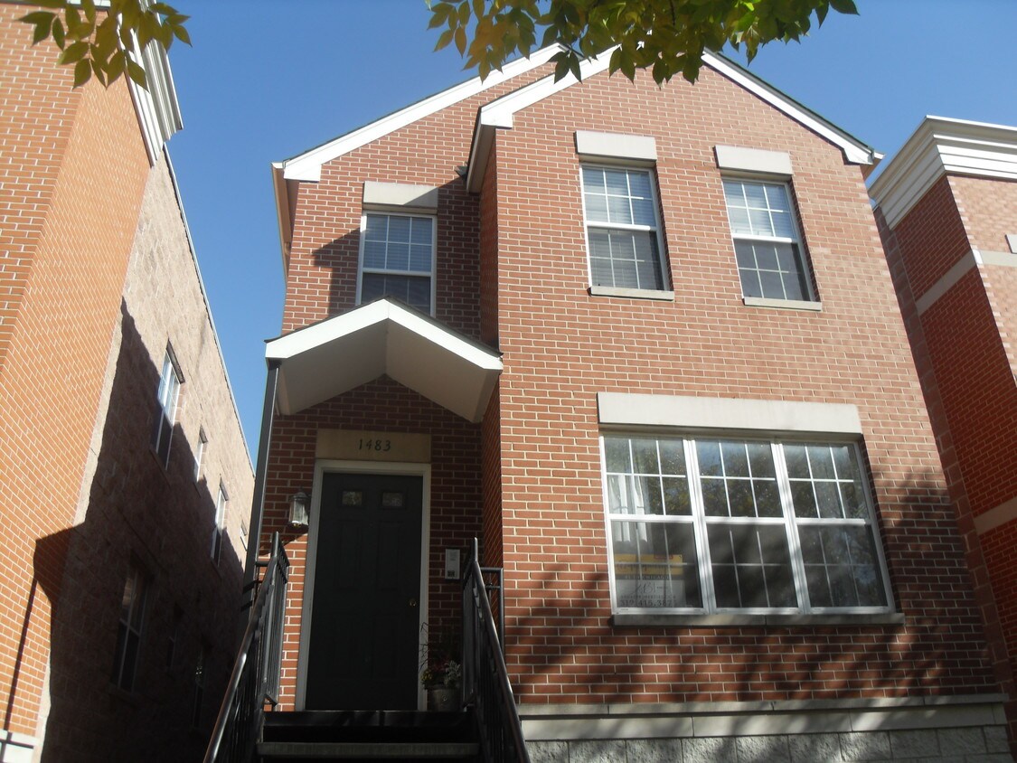 En el exterior - 1483 N Larrabee St