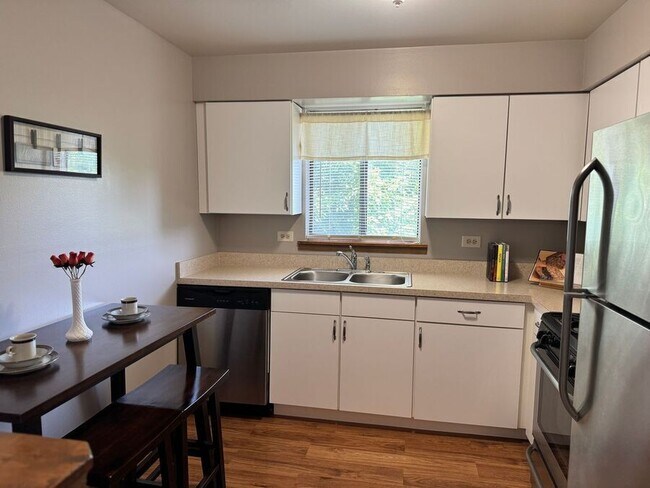 Foto del edificio - 16005 Applewood Ln