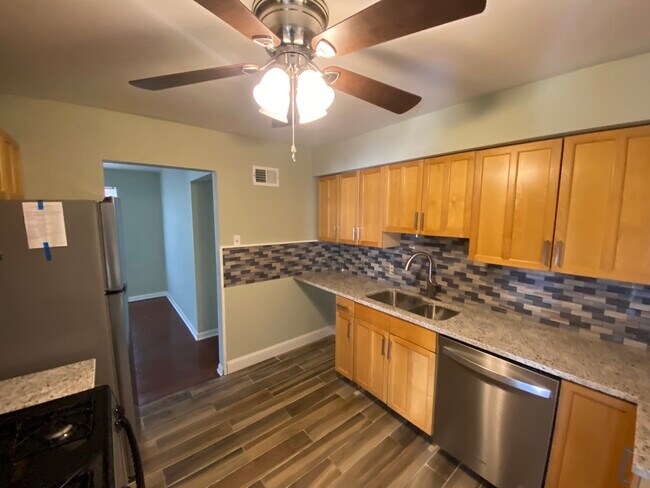 Building Photo - 4164 Bingham Ave