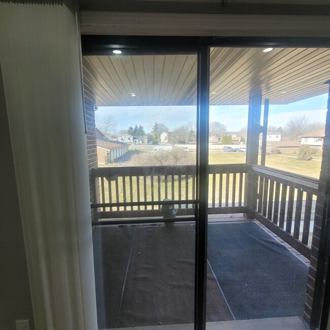 Building Photo - 803 Garden Cir