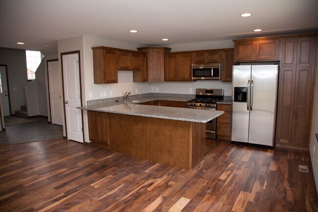 Building Photo - 6385 Pawnee Ln