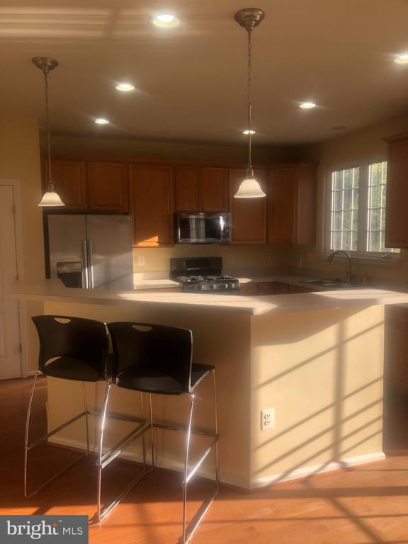 Building Photo - 4604 Carisbrooke Ln