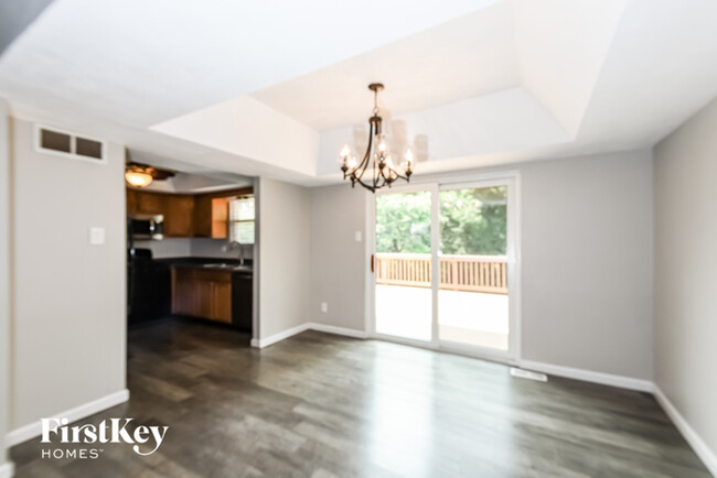 Building Photo - 2729 Chalet Forest Dr