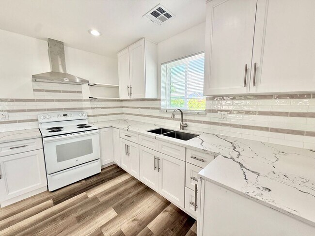 Foto del edificio - 529 N Lincoln Ave