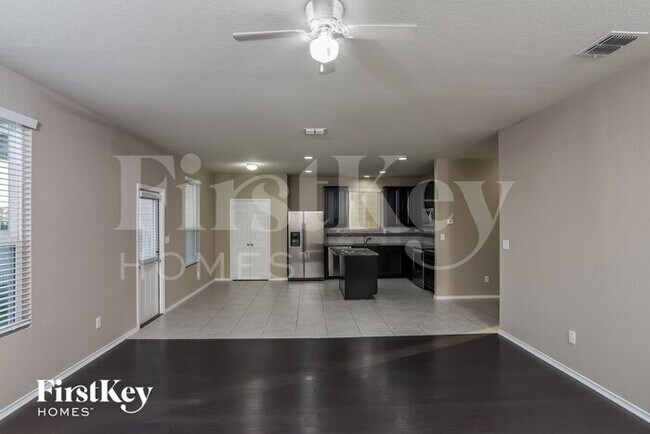 Building Photo - 9923 Silver Spoon