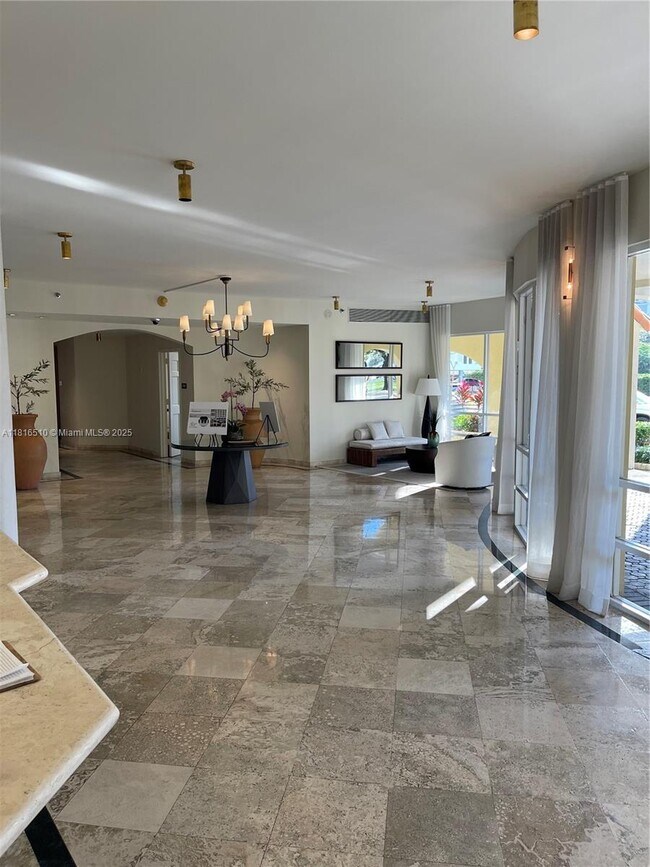 Foto del edificio - 2351 Douglas Rd