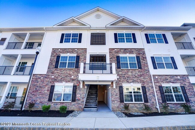 Building Photo - 711 Stiller Ln