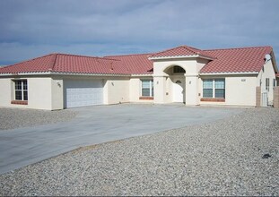 Building Photo - 57158 Millstone Dr