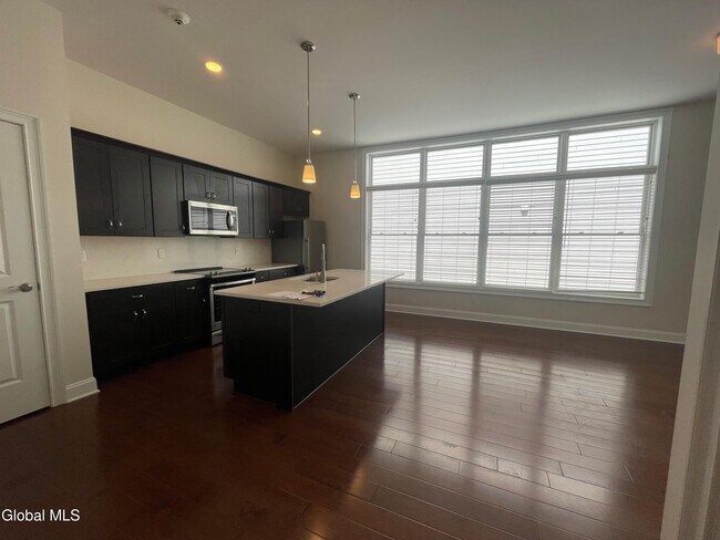 Foto del edificio - 233 Lake Ave