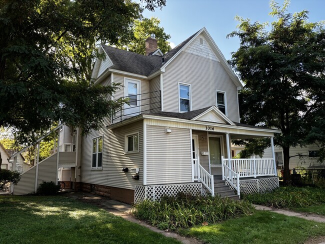 Building Photo - 1016 3rd Ave