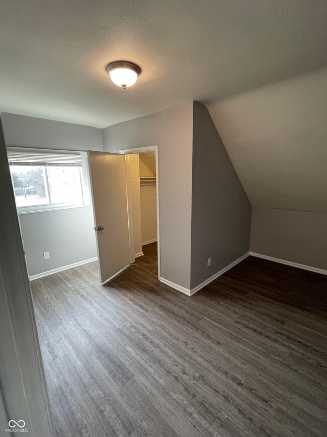 Building Photo - 1944 Shelby St