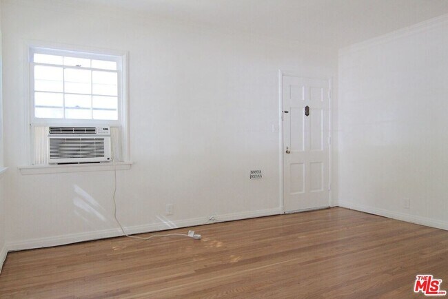 Foto del edificio - 10364 Ashton Ave