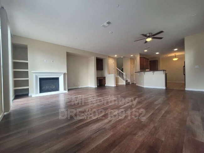 Building Photo - 119 Sunshine St