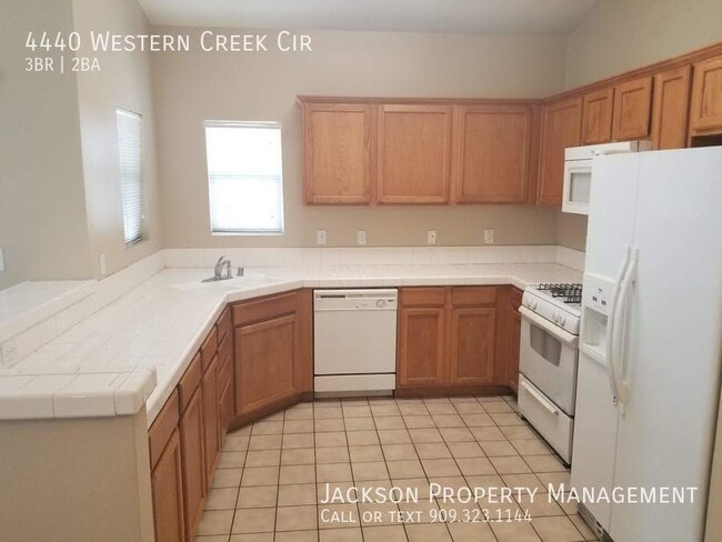 Foto del edificio - 4440 Western Creek Cir