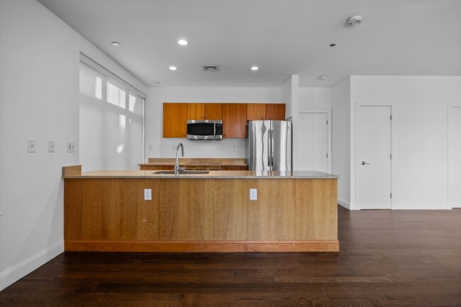 Building Photo - 425 Boylston St