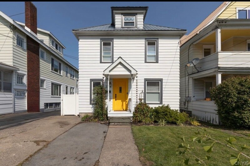 Foto principal - 136 Bryant Ave