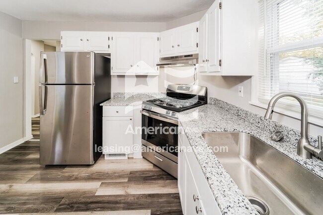 Building Photo - 5262 N 61st St