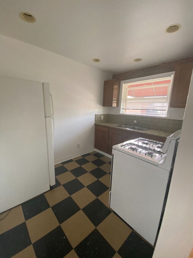 Foto del edificio - 1976 Hillhurst