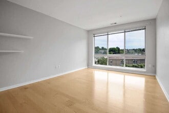 Building Photo - 2200 N Westmoreland St