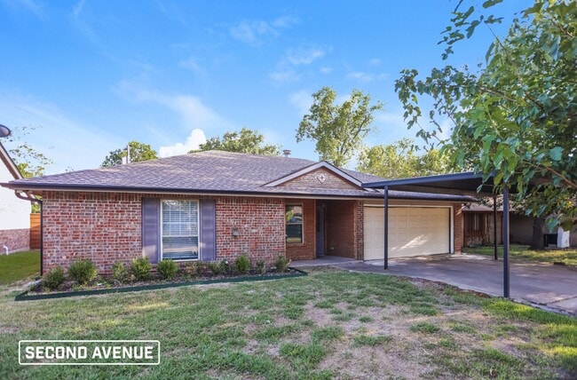Building Photo - 1614 Hillwood Dr