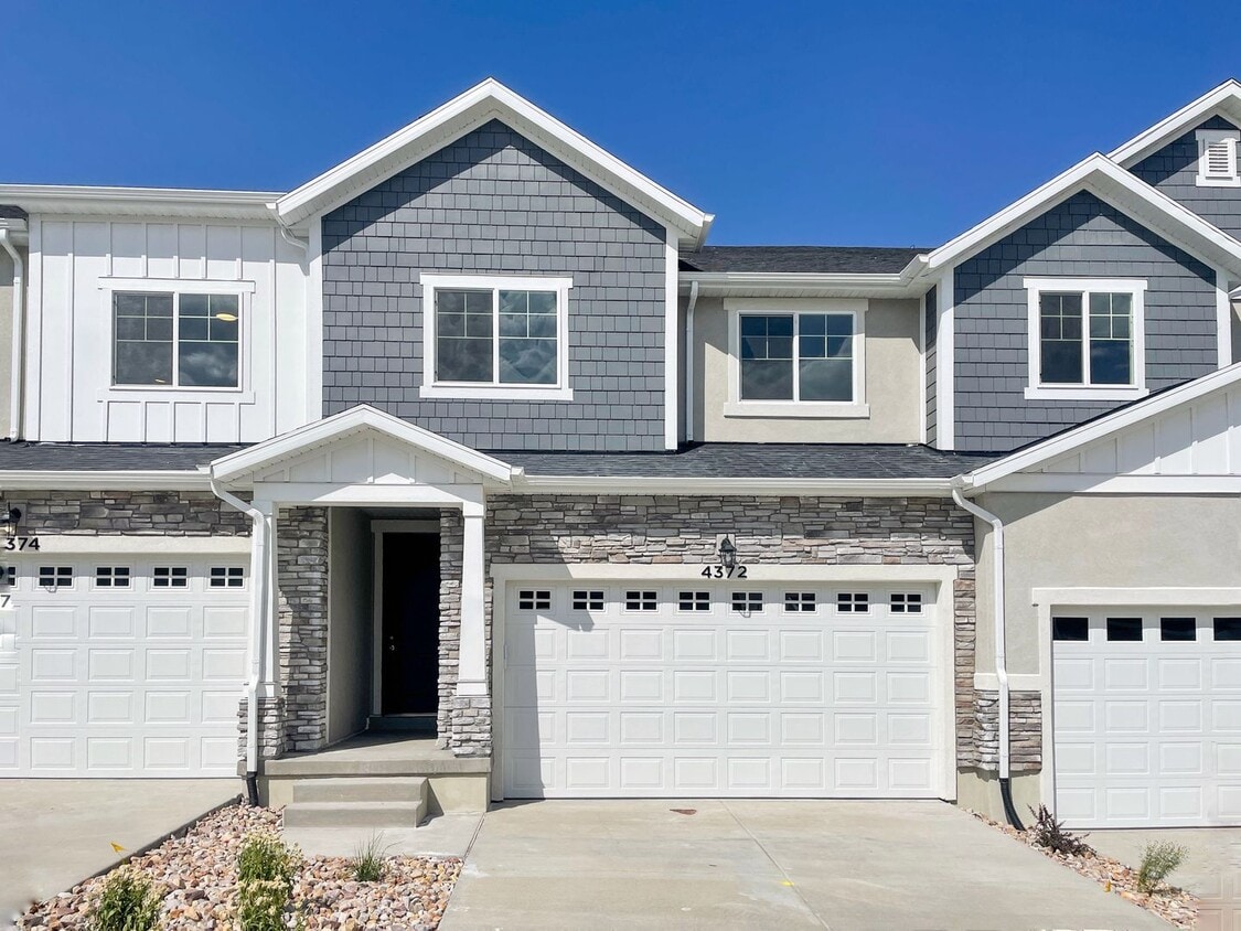 Foto principal - Beautiful 2-Story Premier Townhome w/Attached 2-Car Garage and Unfinished Basement in Herriman