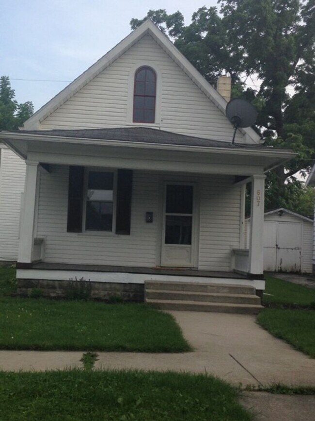 Building Photo - Three Bedroom Home in Findlay
