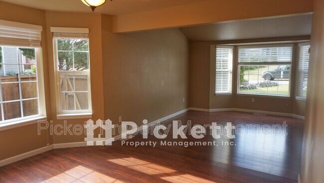 Foto del edificio - 10421 Ashley Cir NW