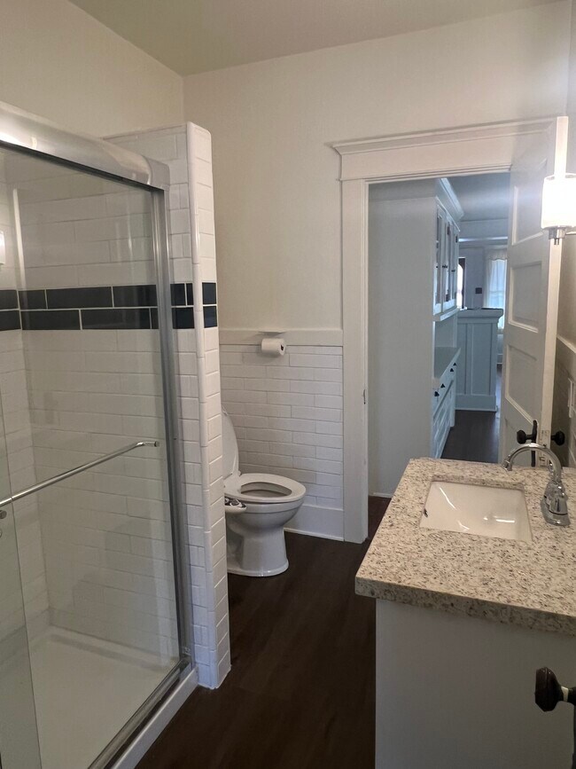 Foto del edificio - 640 W 16th St