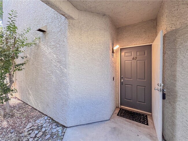 Building Photo - 6250 W Flamingo Rd