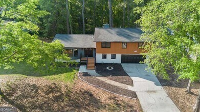 Building Photo - 1129 Pinehurst Rd