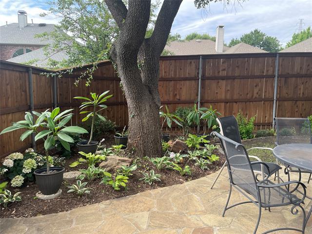 Foto del edificio - 9506 Windy Hollow Dr