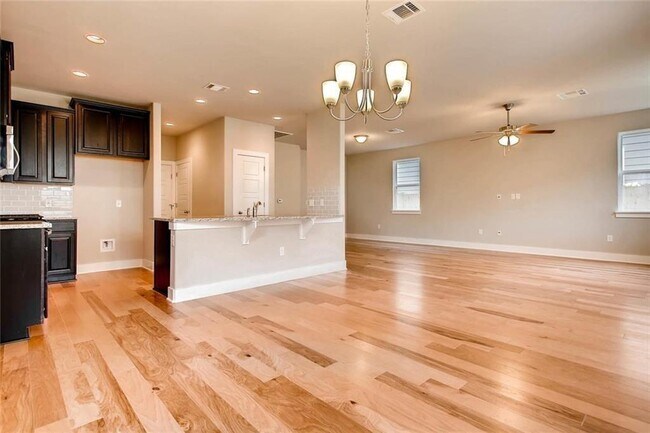 Foto del edificio - 7404 Wallach St