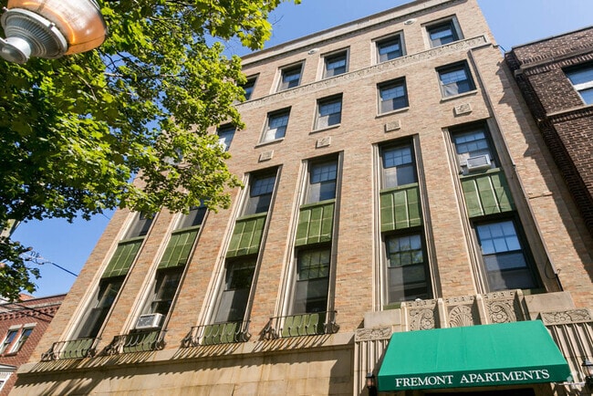Building Photo - 3834 N Fremont St