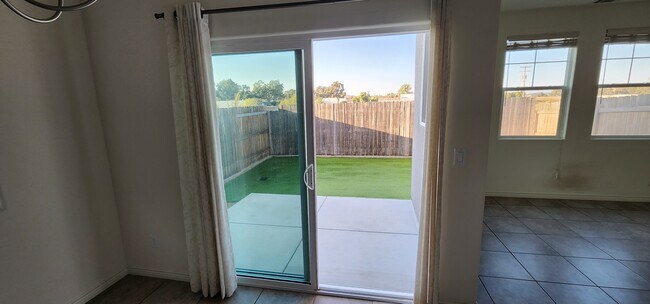 Foto del edificio - 162 Sweetwater Ln