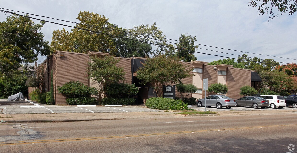 Live Montrose 2212 Dunlavy Apartments in Houston, TX