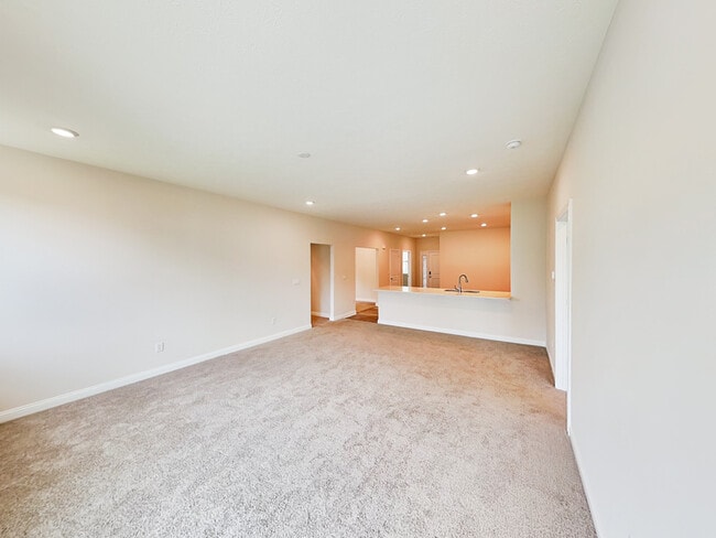 Building Photo - 8852 Faulkner Dr