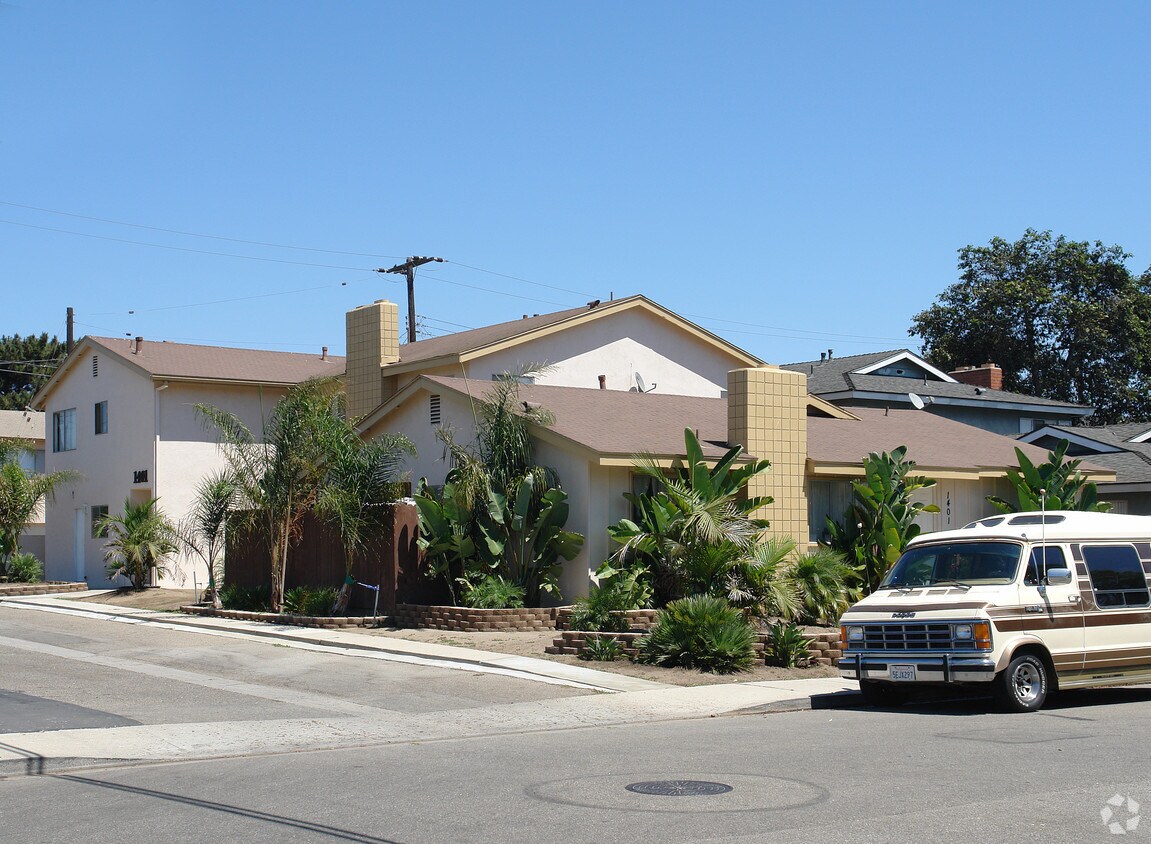 Building Photo - 1401 Fremont Way