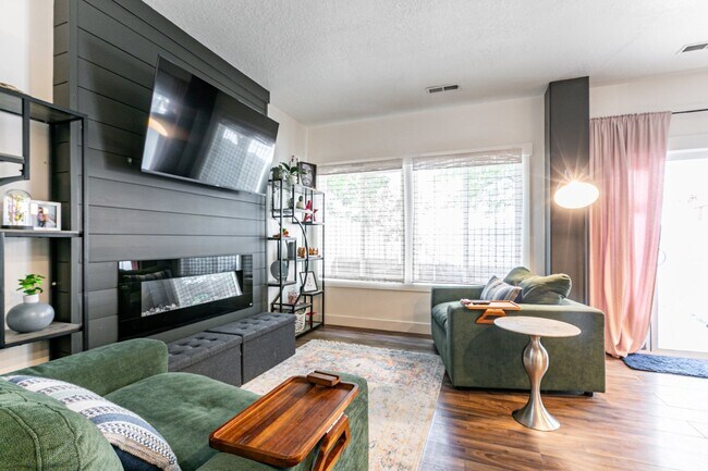 Foto del edificio - 14073 Chardonnay Way