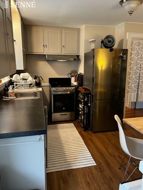 Building Photo - 48 Mary St