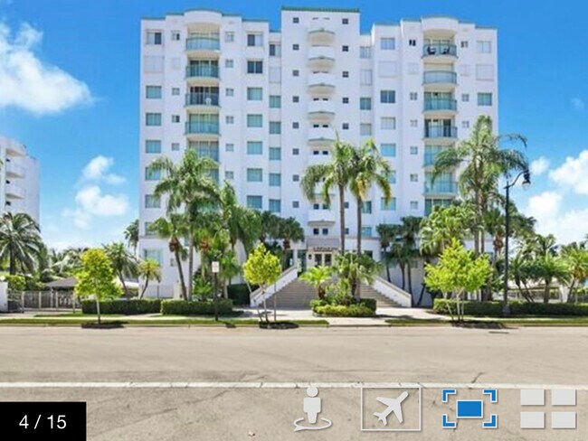 Foto del edificio - 18000 N Bay Rd