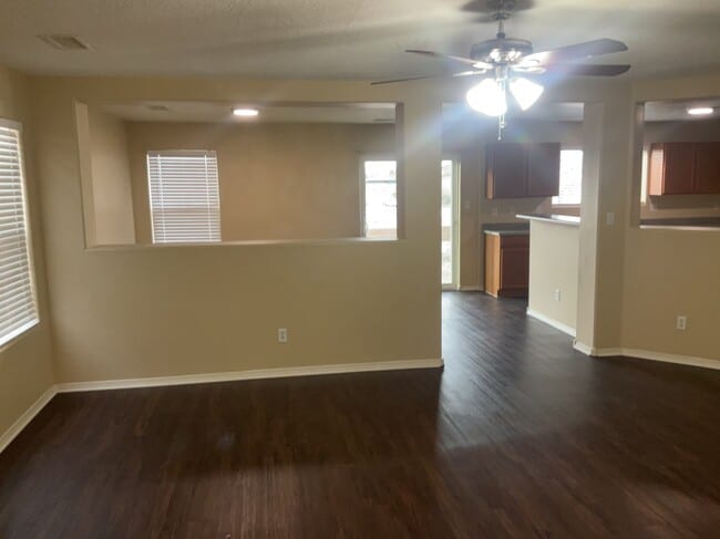 Foto del edificio - 5205 Caprock Dr NE