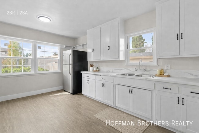 Building Photo - 5326 Radford Ave