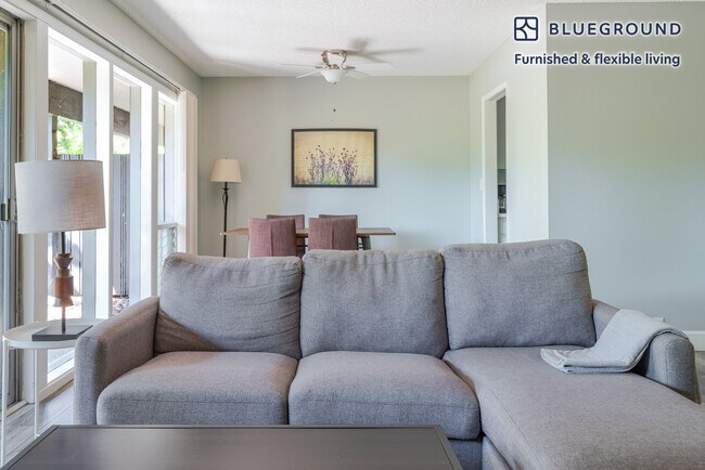 Foto del edificio - 801 Middlefield Rd