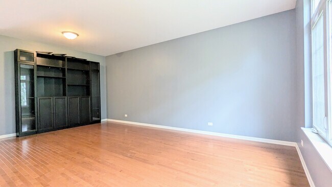 Building Photo - 284 Edmundton Cir