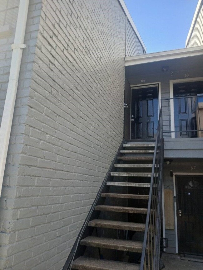 Building Photo - 12500 Sandpiper Dr