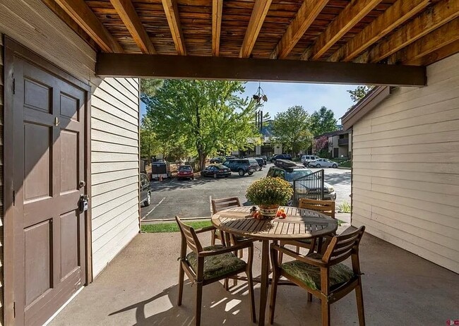 Building Photo - 1212 Avenida del Sol