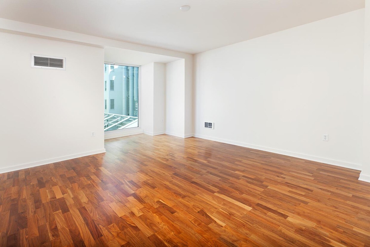 Primary Photo - Gorgeous One Bed Condo by CalTrain