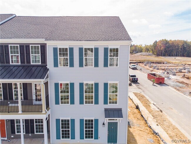 Foto del edificio - 15225 Dunton Ave